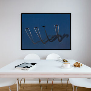 Photo presented in a company kitchen with table and chairs