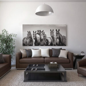 Staging in a living room with photo « Petisera y caballo »